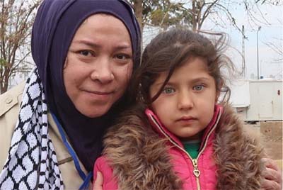 Keharuan Melly Goeslaw Melihat Anak-Anak Pengungsi Palestina